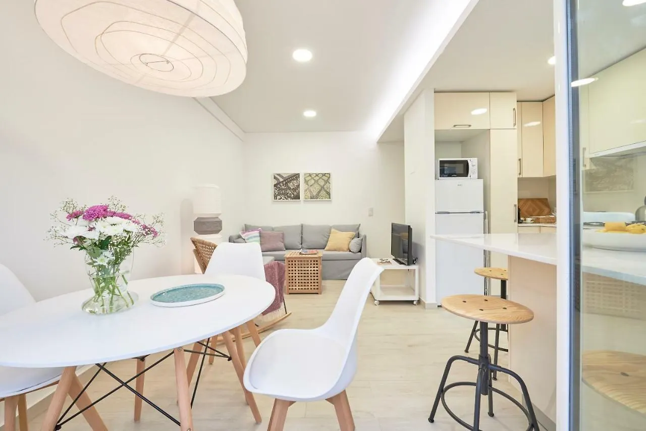 Light Apartment With Amazing Balcony, By Timecooler Lisboa
