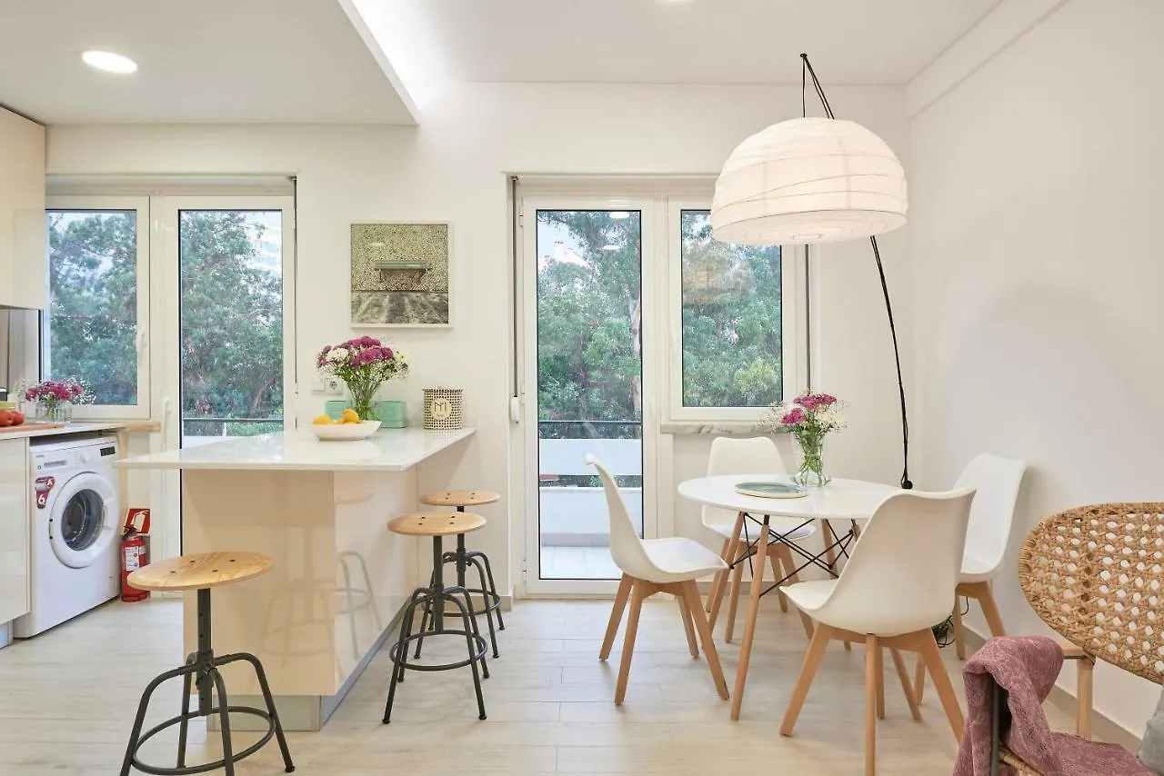 Light Apartment With Amazing Balcony, By Timecooler Lisbon