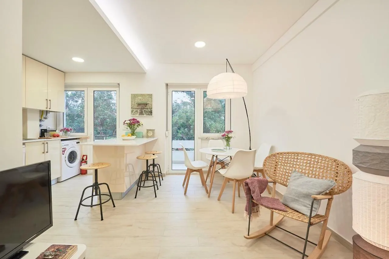 Light Apartment With Amazing Balcony, By Timecooler Lisboa